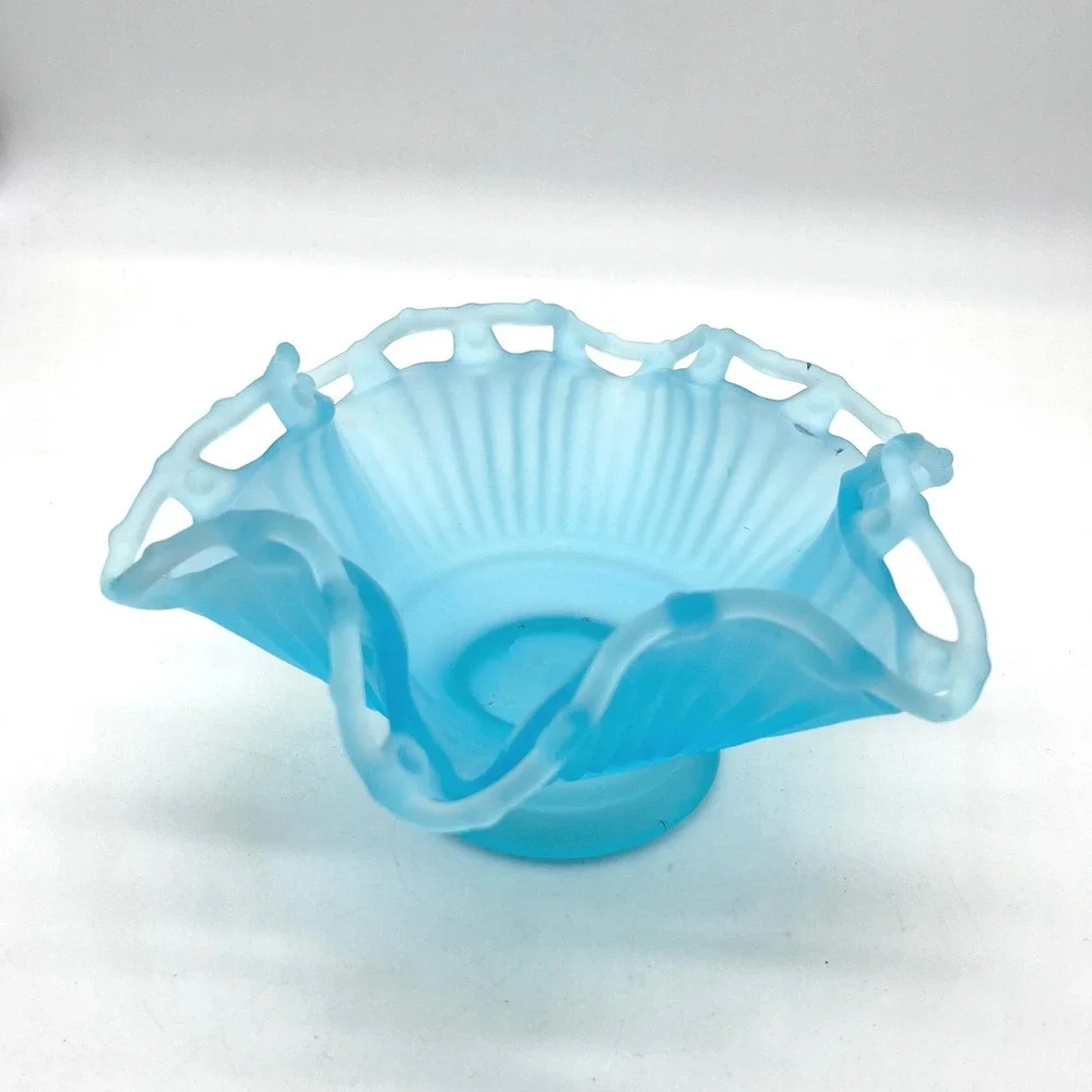 Vintage Westmoreland Frosted Blue Glass Candy‎ Dish Ruffled Edge Pedestal Bowl